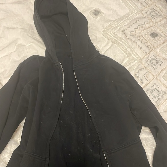 Baggy black zip up I love it but I’m getting into more tight fitted❤️ - Picture 4 of 4